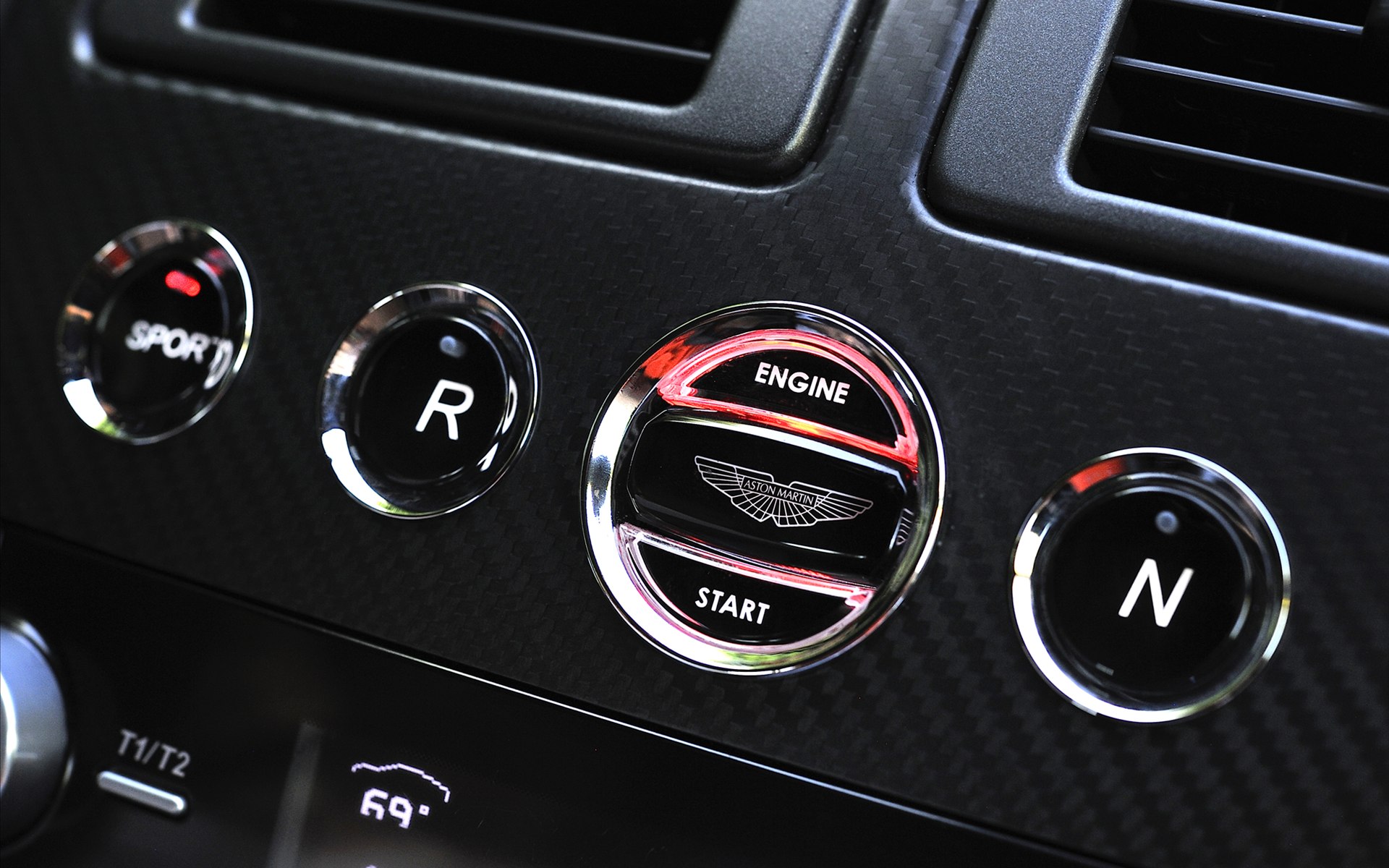 Aston Martin V12 Vantage S 2014